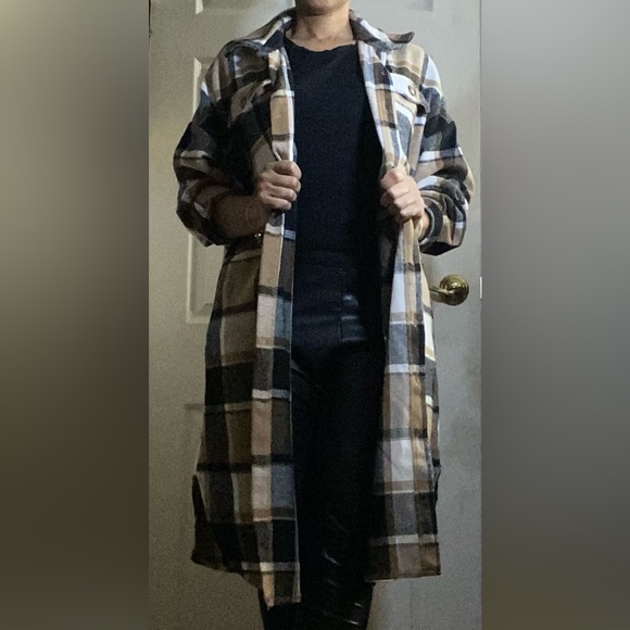 💛🤎GREAT CONDITION🤎💛 Shacket | Size: M | Knee Length | Plaid Multi - Picture 3 of 8